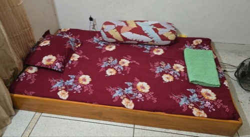 Premium Quality Floor Bed Made Of Mahogany Wood - Image 2